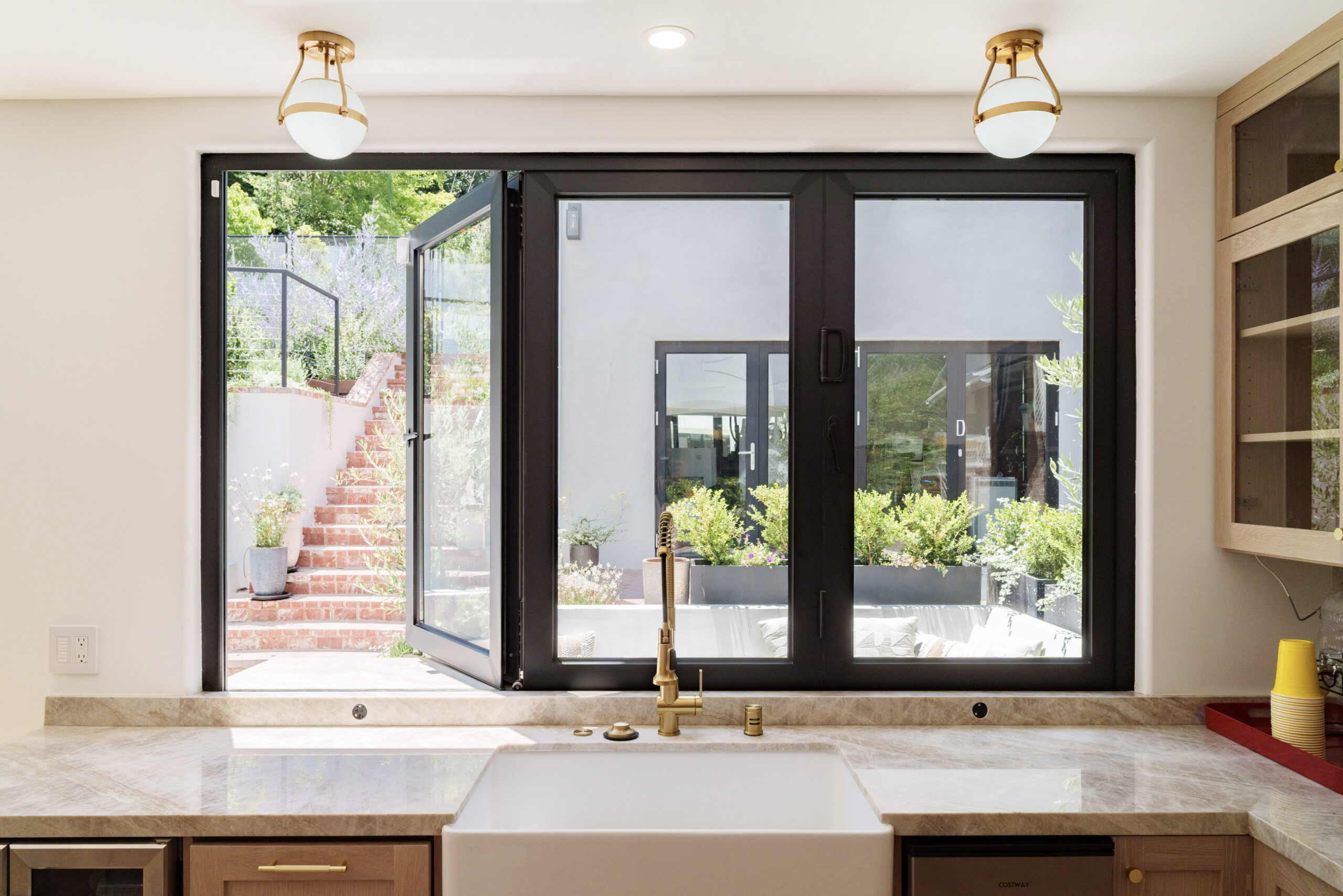 bifold door